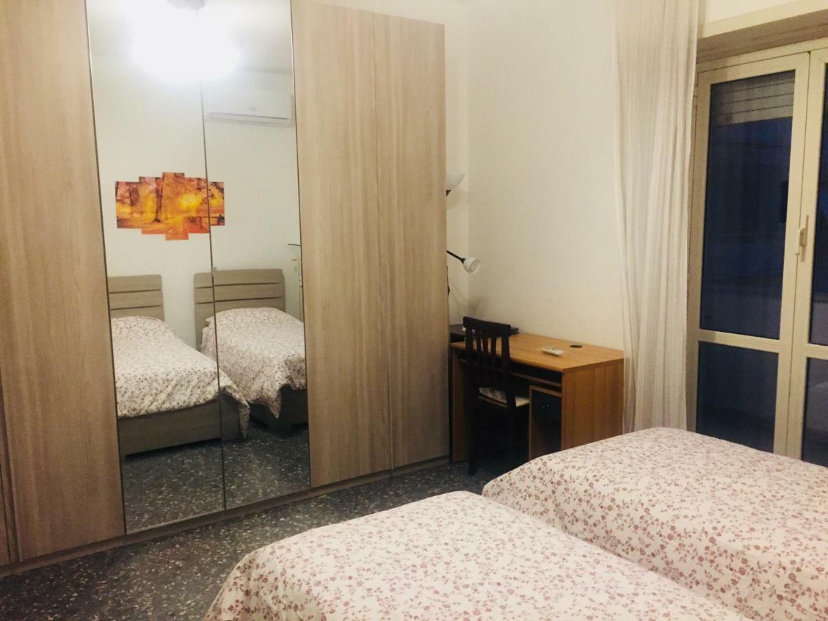 Female Dormitory For Only Female Bed and Breakfast Rom Eksteriør billede